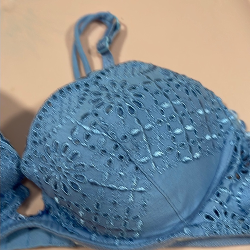 LaPerla Cute eyelet embroidered underwire bra - Picture 3 of 6